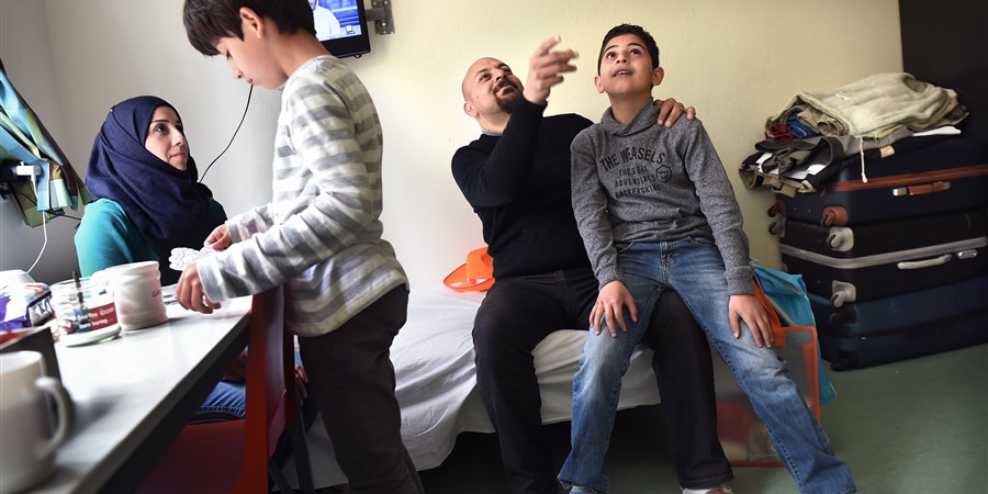 Jonge vluchtelingen met familie in Nederland