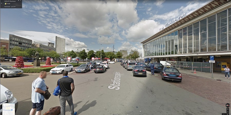 Het plein voor het NS-station Eindhoven in Google Steetview