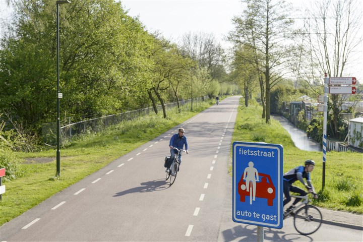 Fietssnelroute met fietsers