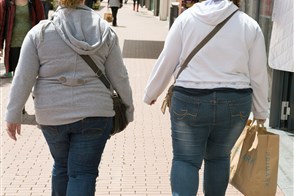 Twee obese jonge vrouwen