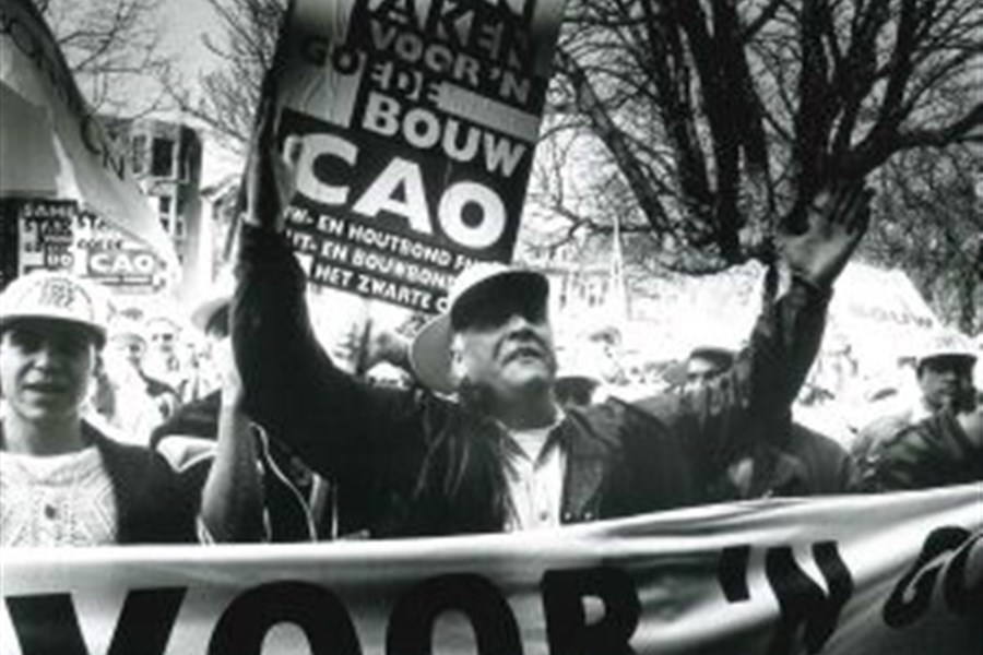 Bouwvakkers staken voor betere CAO in 1995