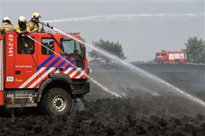 Brandweer blust brand op de Veluwe