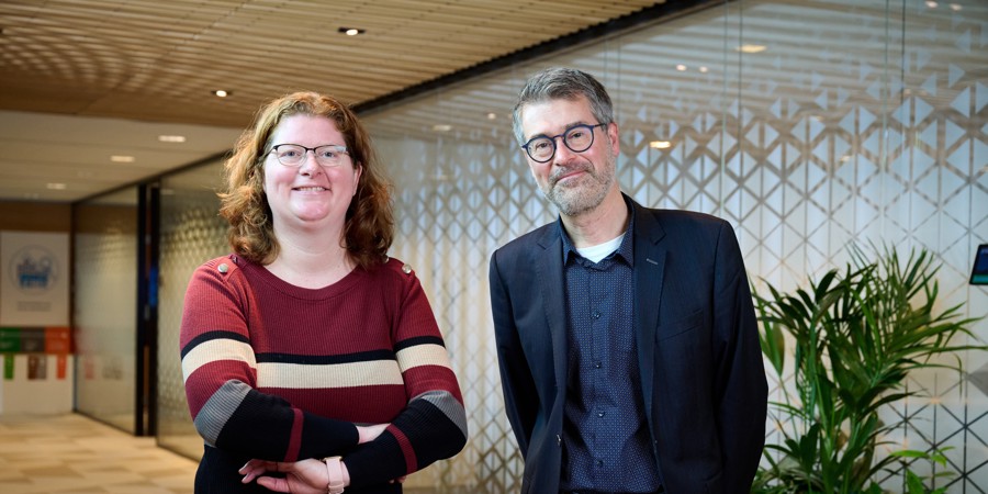 Lona Verkooijen, accountmanager ODISSEI bij het CBS en Ran van den Boom, Teammanager Microdata Services