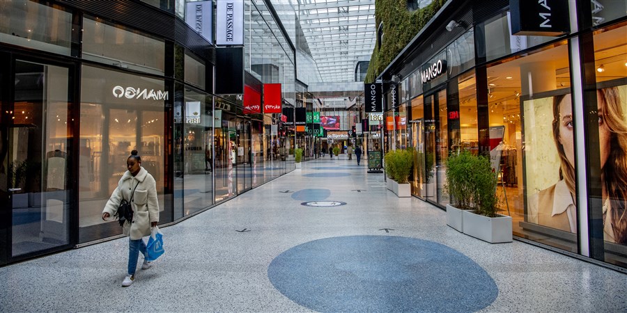 A practically deserted shopping centre