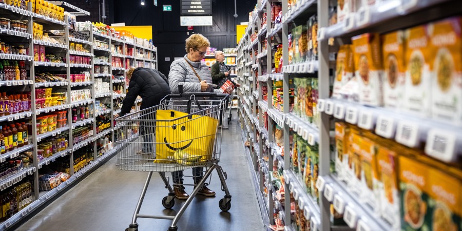 Boodschappen doen in een filiaal van supermarktketen Jumbo.