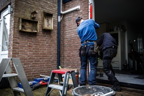 Plaatsen van kozijnen en glas