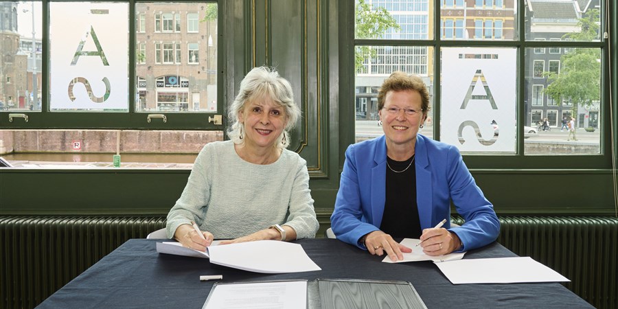 Formele ondertekening van de samenwerking tussen het CBS en de UvA/IAS