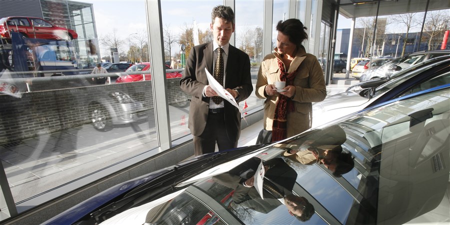 Reis Planeet ik wil Verkoop nieuwe personenauto's loopt terug