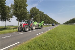 Tractoren op de autoweg
