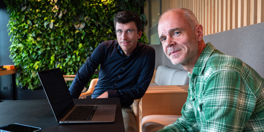 Bram Borkent en Marnix de Zeeuw onderzoekers bij de afdeling Natuurstatistieken