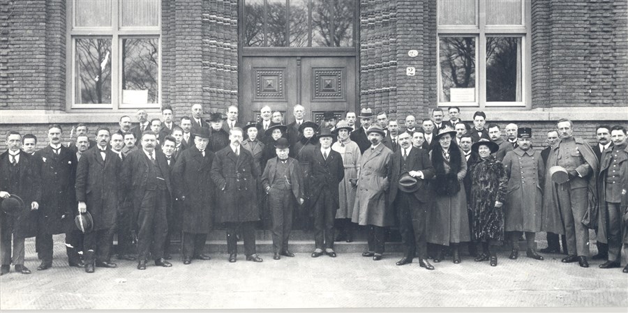 Group photo in front of CBS on Oostduinlaan, The Hague