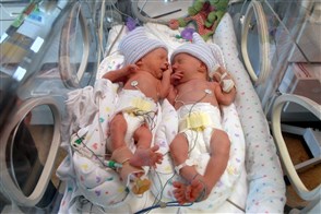 Prematuur geboren tweeling op de afdeling neonatologie van het LUMC
