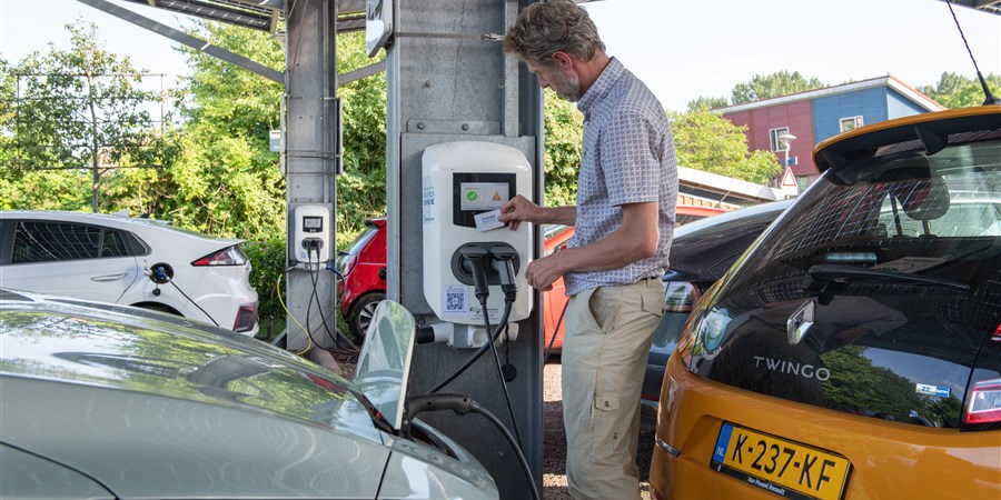 Arresteren Inpakken Horen van Hogere omzet auto- en motorbranche ondanks problemen