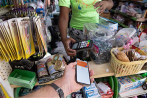 Digitaal afreken in winkel op Sint Eustatius