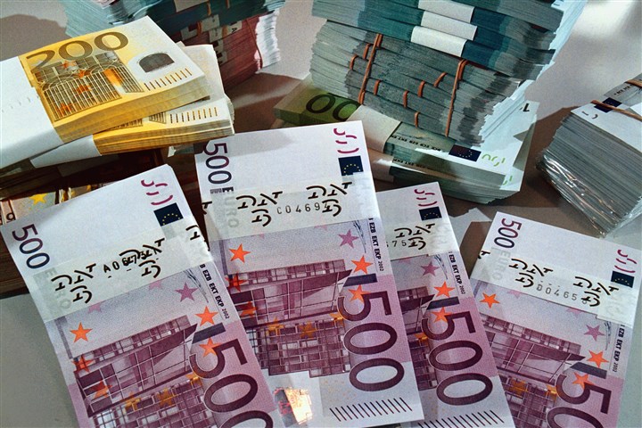 200 and 500 euro notes