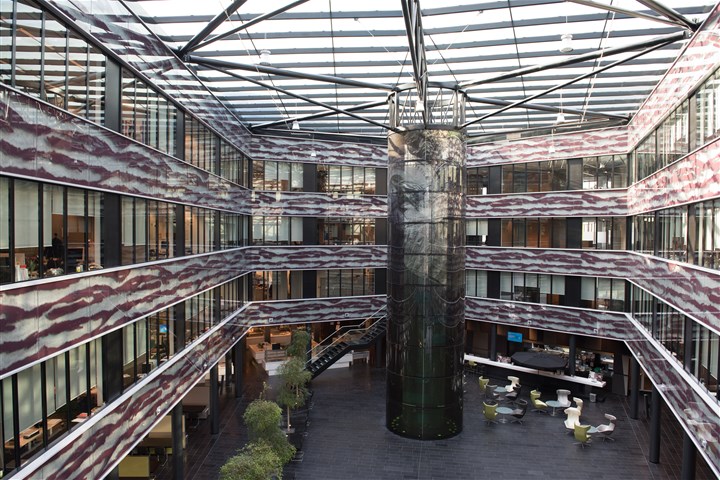 Het atrium van het CBS in Heerlen