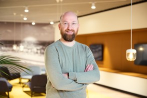 Arjan Bruil, onderzoeker bij Nationale rekeningen is op woensdag 29 oktober 2025 gepromoveerd aan de Tilburg University.