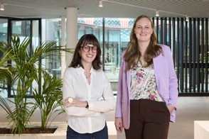 EMOS-studenten Eulàlia Gómez-Aguiló (links) en Reza van Welie (rechts)