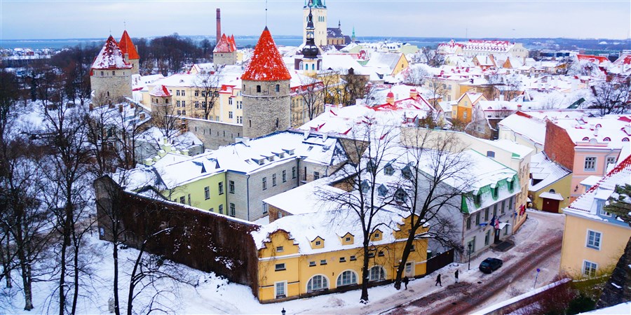 Zicht op het oude centrum van Tallinn, de hoofdstad van Estland