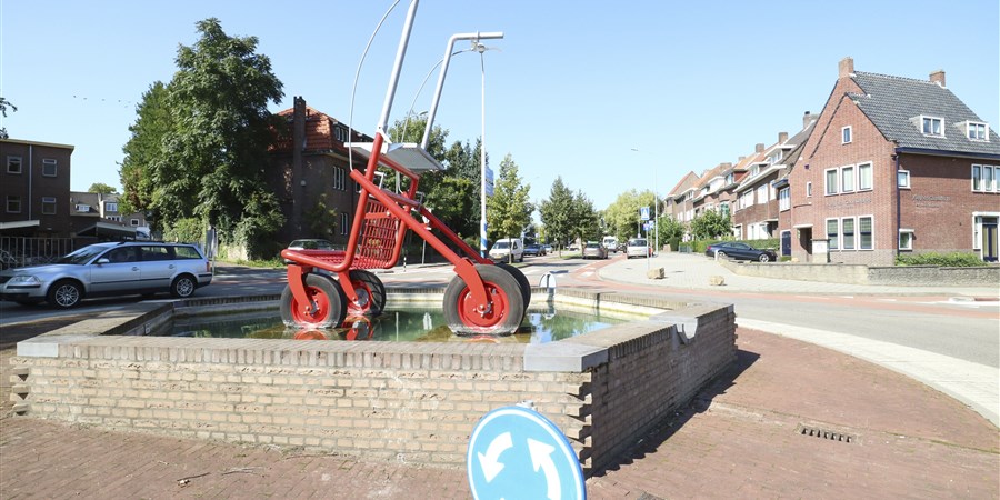 Het kunstwerk Rollator van Jules Beckers in Heerlen