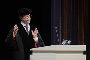 Piet Daas tijdens zijn oratie over big data aan de TU/e op 23 mei 2023