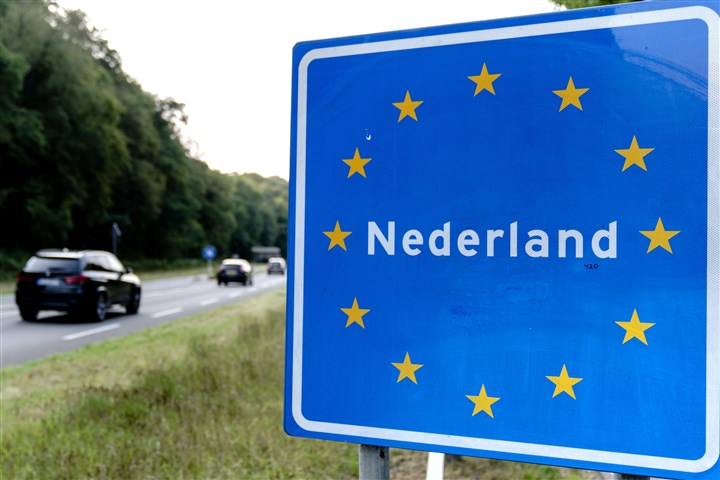Bord 'Nederland' bij de Nederlands - Duitse grensovergang