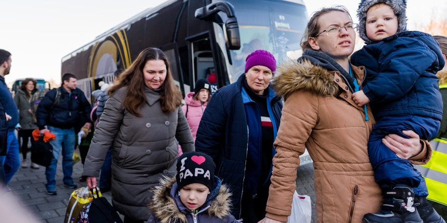 Oekrainers komen aan bij opvangcentrum | Beelden | ANP Foto