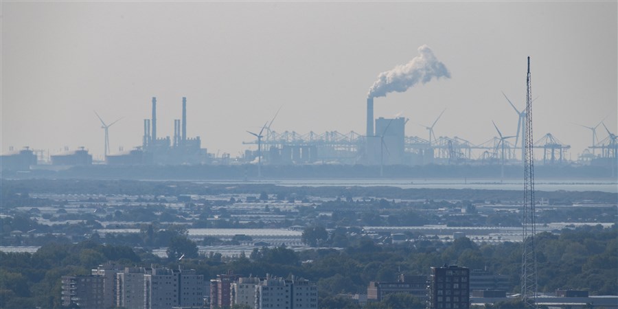 Uitzicht op de Maasvlakte vanaf hoogbouw in Den Haag
